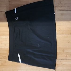 Lululemon Skirt - black & white